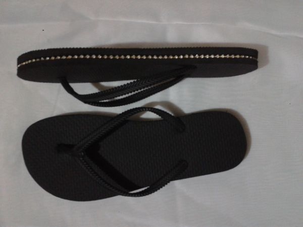 chinelo com strass dourado